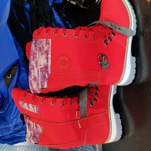 Lightweight red fashion boots